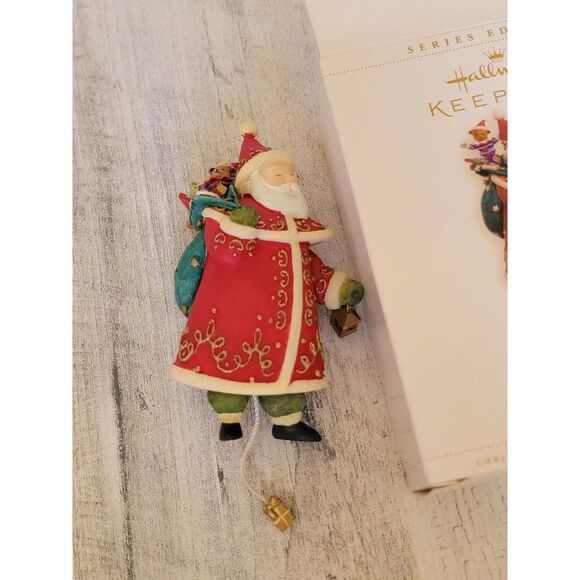 Hallmark Santa Yuletide Treasures 2006 ornament Xmas magic - Picture 2 of 9